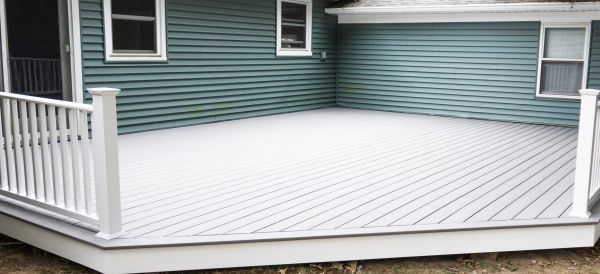 Cost of Vinyl Decking Installation in Hixson