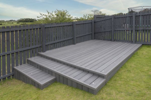 Cost of Vinyl Deck Construction in Hixson